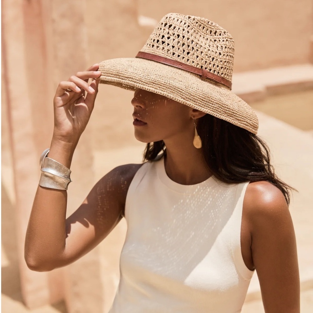 IBELIV SOA HAT NWT